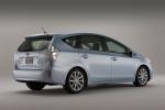 Toyota Prius V 2011 года